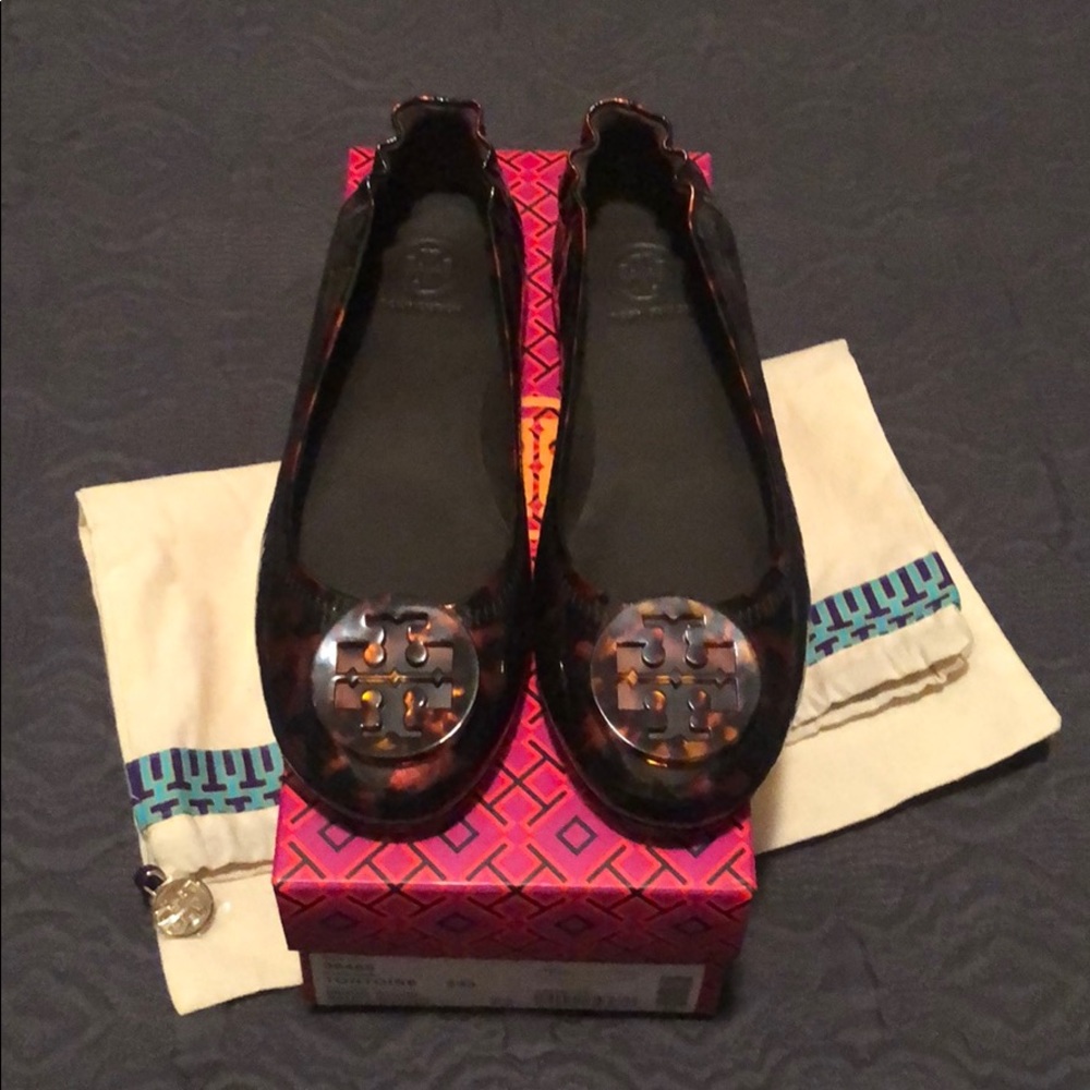Tory Burch Women’s Black Tortoiseshell Logo Jelly Flats